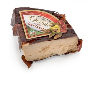 Artikel-Nr. 0307<br>OCCELLI FOGLIE DI CASTAGNO, Hartkäse aus Italien, 1,75 kg