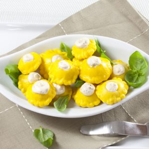 Artikel-Nr. 5541<br>MINI-PATISSONKÜRBIS GEFÜLLT MIT 10% KRÄUTERFRISCHKÄSEZUBEREITUNG IN RAPSÖL, Antipasti aus Deutschland, 1,0 kg